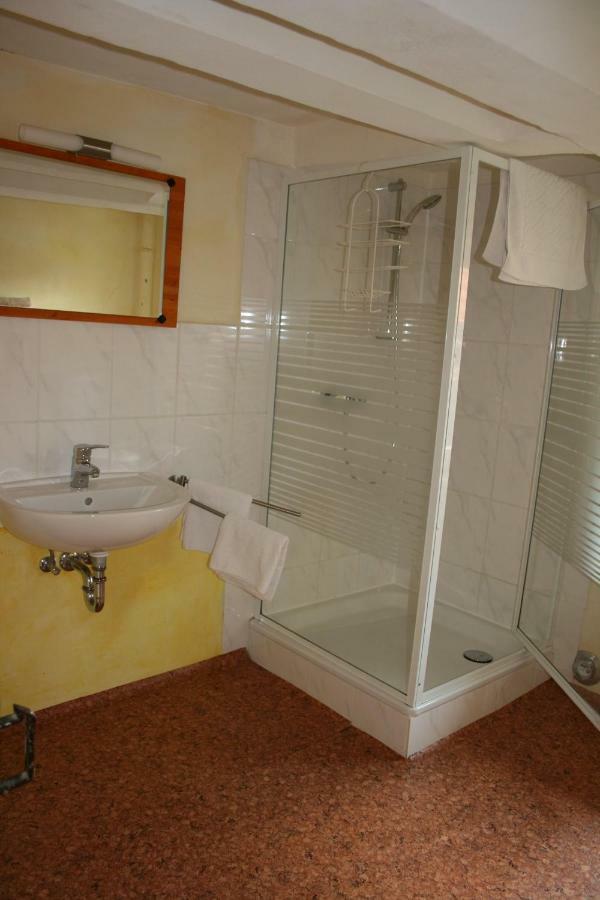 Veltheim Apartments Cafe Brennnessel מראה חיצוני תמונה